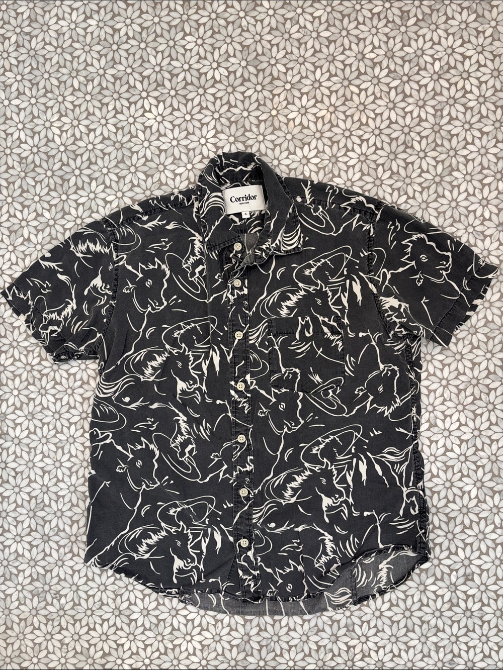 Men's Corridor Short Sleeve Button Up in Grey Rodeo Graphic, Size S
